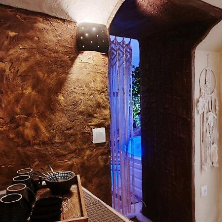 Ethnic Cave Suite Rhodes City Extérieur photo