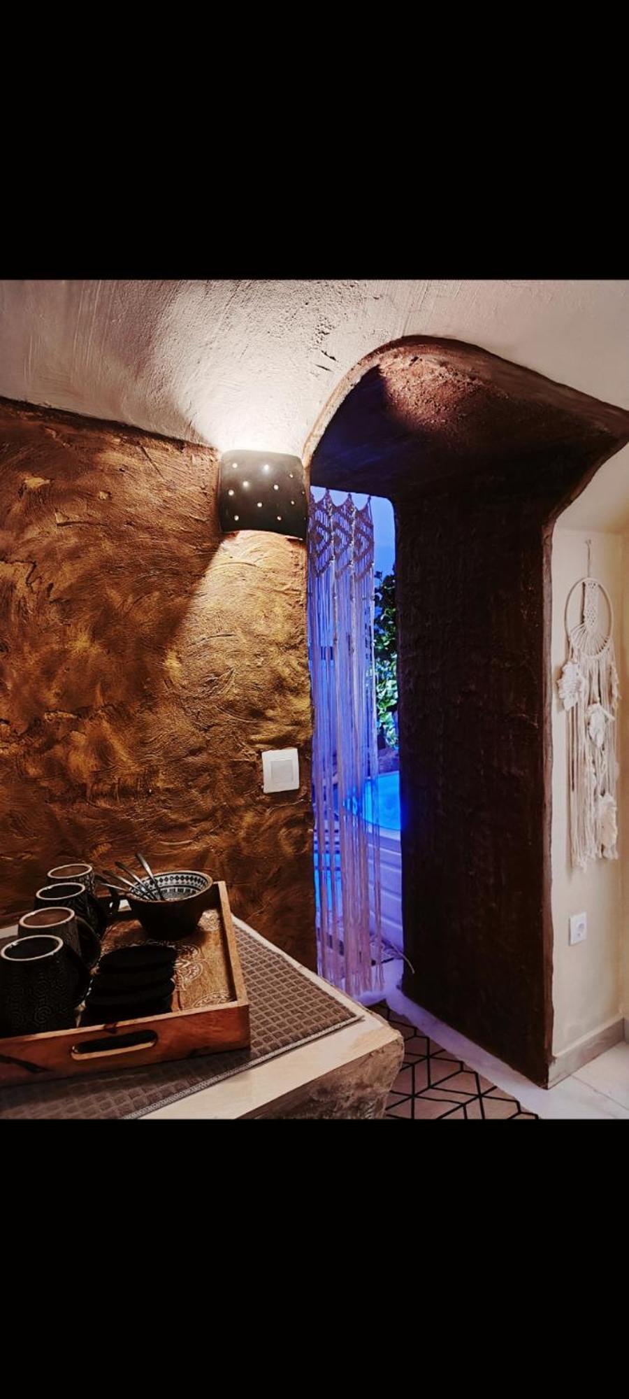 Ethnic Cave Suite Rhodes City Extérieur photo