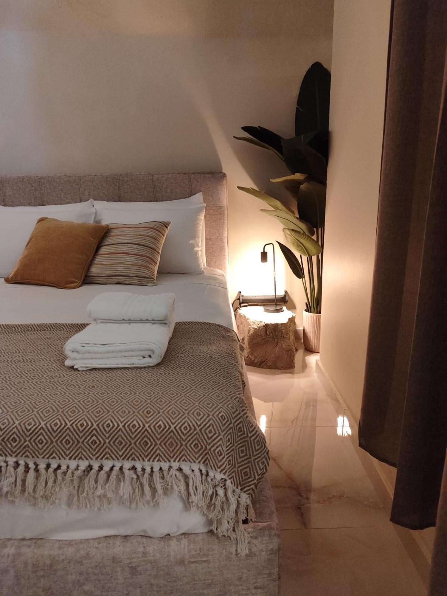 Ethnic Cave Suite Rhodes City Extérieur photo